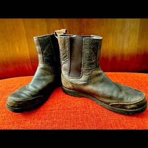 UGG Mens Leather Boot 9.5